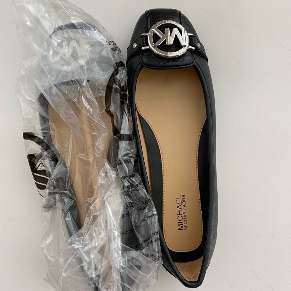 Michael Kors brand new black leather flats